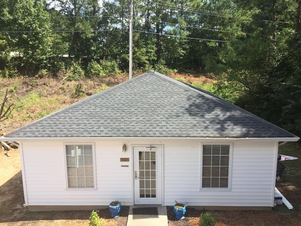Baymont By Wyndham Greenwood Exterior photo