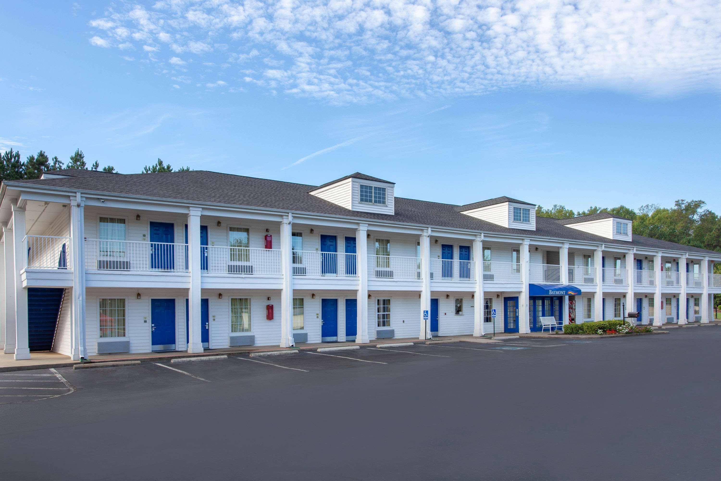 Baymont By Wyndham Greenwood Exterior photo